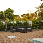 Adelaide & 4* Torre A Mare