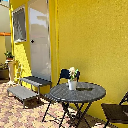 Adelaide & Bed and breakfast