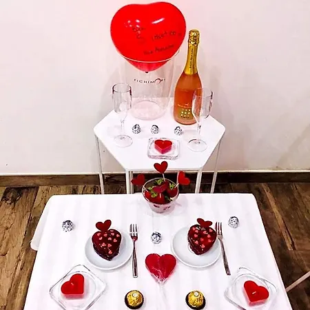 Adelaide & Bed and breakfast 4*