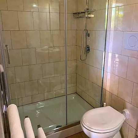 Adelaide & Bed and breakfast