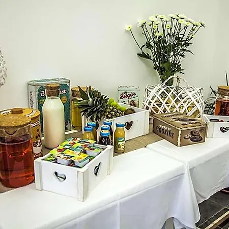 Adelaide & Bed and breakfast Torre A Mare