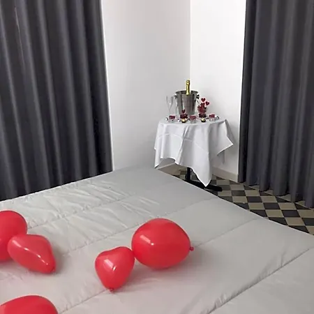 Nocleg ze śniadaniem Adelaide & 4*