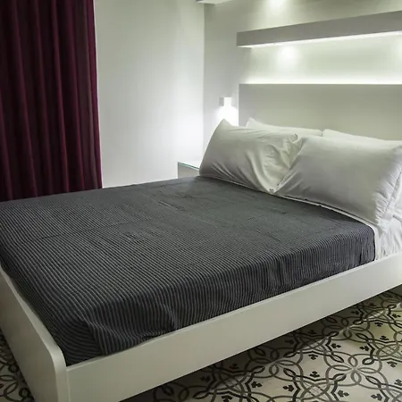 Adelaide & Bed & Breakfast Torre A Mare