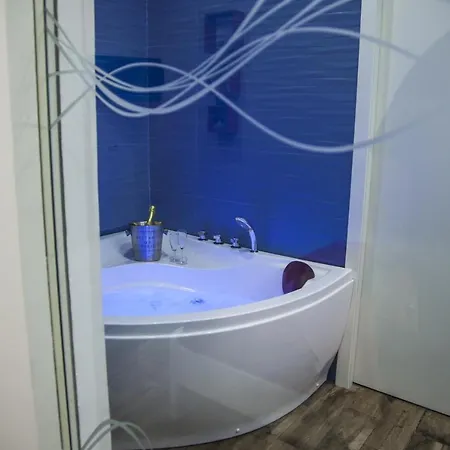 Adelaide & Bed & Breakfast Torre A Mare