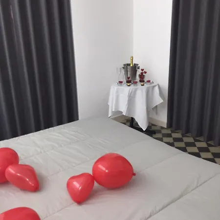 Adelaide & Bed & Breakfast