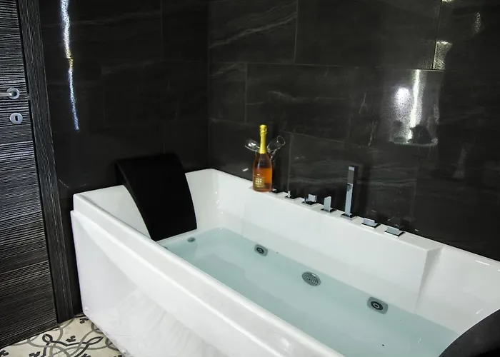 Adelaide & Bed & Breakfast Torre A Mare