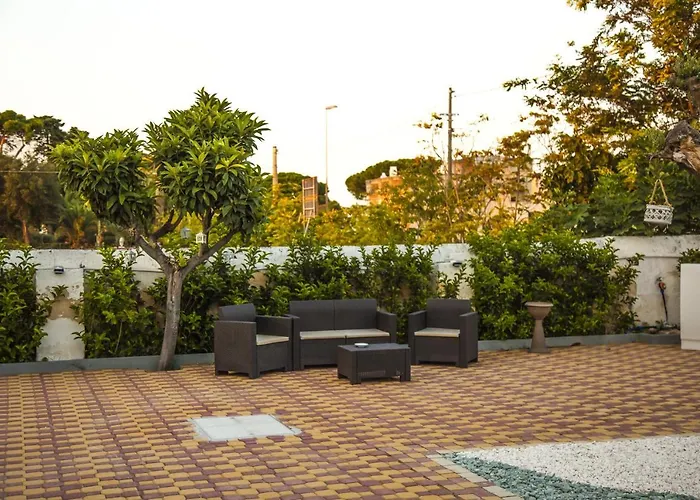 Adelaide & 4* Torre A Mare