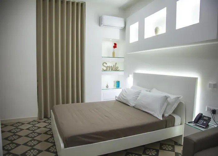 Bed & Breakfast Adelaide & 4*