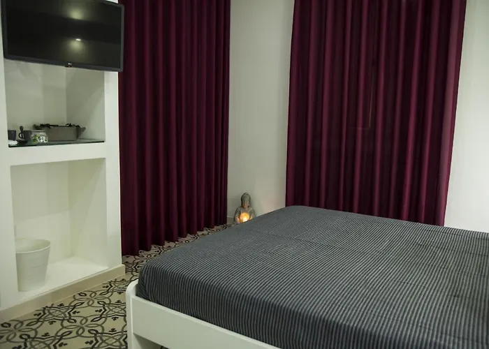 Bed & Breakfast Adelaide & 4*