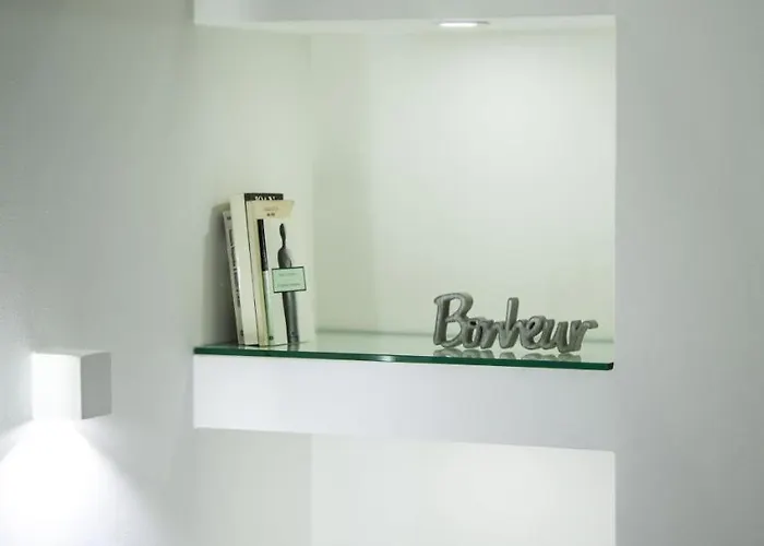 Adelaide & Bed & Breakfast 4*